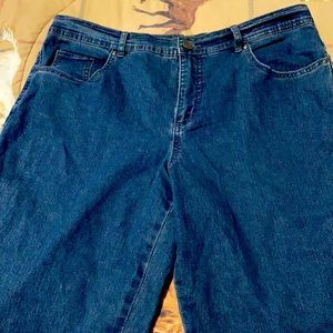I am selling a pair of George jeans.
